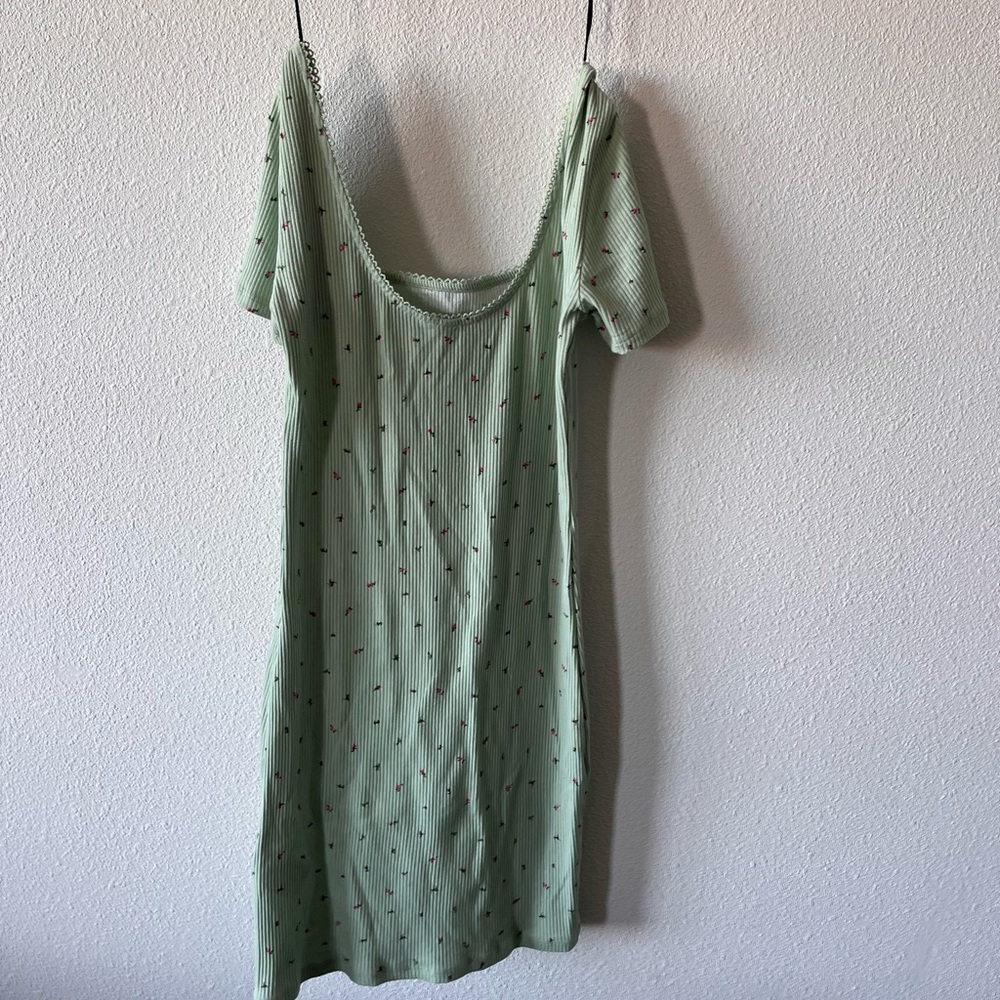 H&M green w roses mini dress | S | never worn